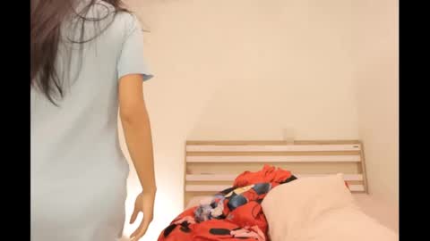 Snapshot of bee_thai chatting on 02.20.25 bee_thai online show from 02.20.25