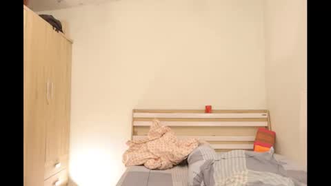 Snapshot of bee_thai chatting on 03.06.25 bee_thai online show from 03.06.25