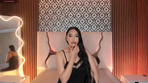 BELLA online show from 12.15.25