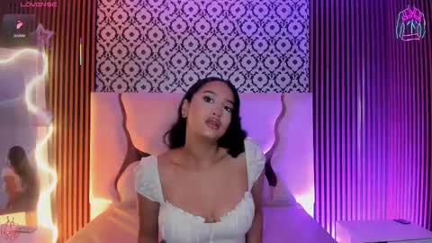 Snapshot of beella_tay1 chatting on 02.04.26 BELLA online show from 02.04.26