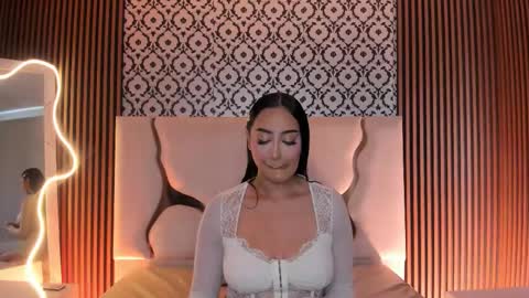 Snapshot of beella_tay1 chatting on 02.27.26 BELLA online show from 02.27.26