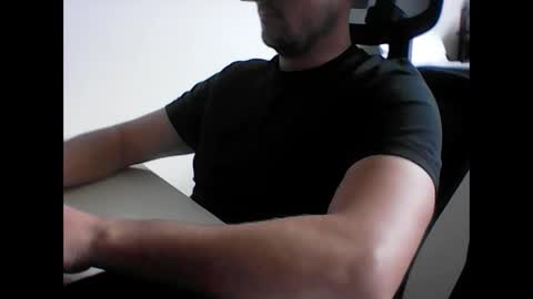 Snapshot of beenee3 chatting on 05.19.26 beenee3 online show from 05.19.26