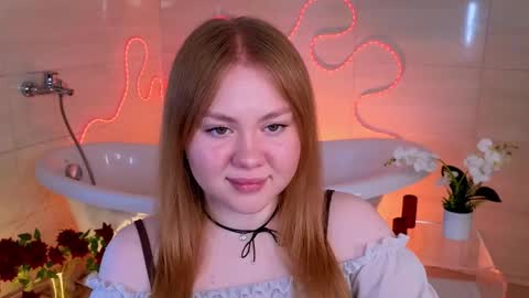 Bee  online show from 04.08.26