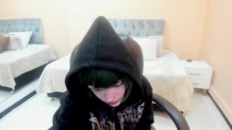 Snapshot of bela_craxkerr chatting on 02.25.26 Bela online show from 02.25.26