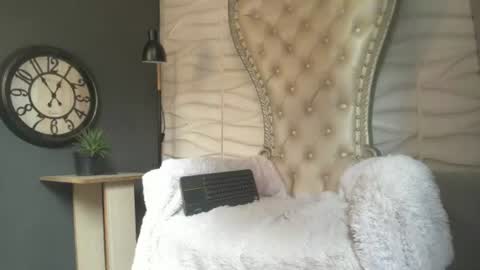independent model online show from 07.23.26