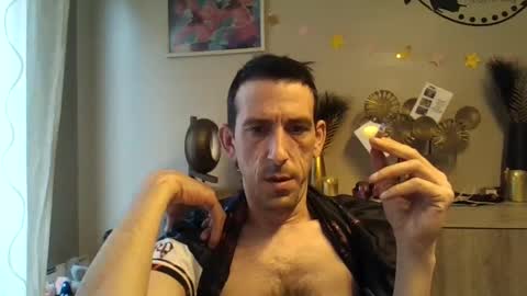 Snapshot of belgianboy33 chatting on 12.02.24 Dreamcock online show from 12.02.24