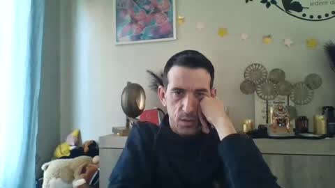 Snapshot of belgianboy33 chatting on 03.10.25 Dreamcock online show from 03.10.25