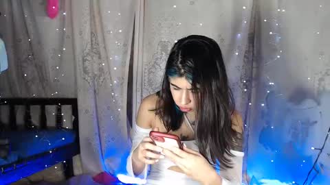 Snapshot of belinda_luna_ chatting on 12.23.24 modelo independiente online show from 12.23.24