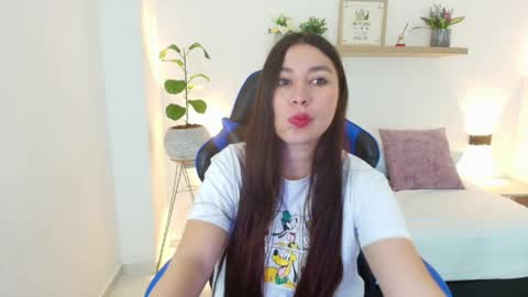 Snapshot of bella_99x chatting on 05.02.26 Bel 3 online show from 05.02.26