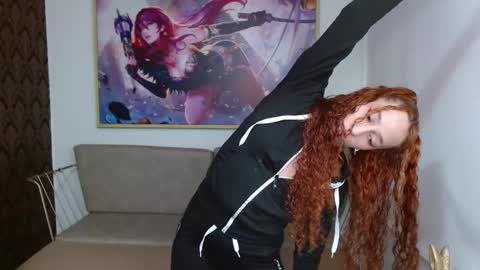 Snapshot of bella__rouse_ chatting on 11.16.25 Bella online show from 11.16.25