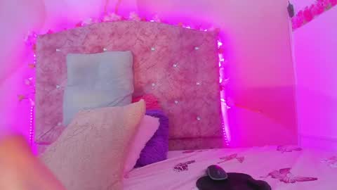 Melanie  online show from 12.04.24