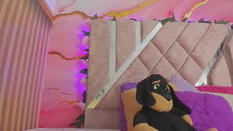 Snapshot of bella__sweets chatting on 02.12.26 Melanie online show from 02.12.26