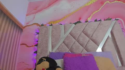 Snapshot of bella__sweets chatting on 02.19.26 Melanie online show from 02.19.26