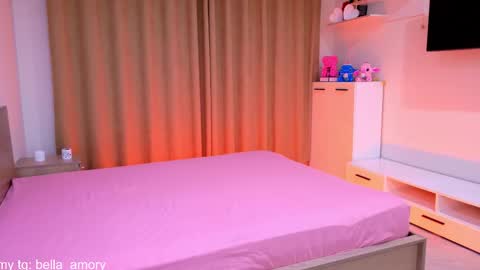 Bella online show from 11.21.25