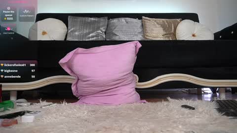 Emma  Bella online show from 12.17.24