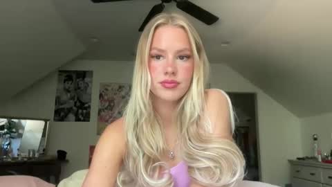 Snapshot of bella_christian chatting on 06.03.26 Bella Baby online show from 06.03.26