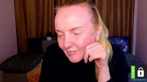 Snapshot of bella_hadatt chatting on 03.10.26 Bella online show from 03.10.26