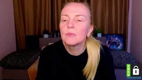 Snapshot of bella_hadatt chatting on 03.11.26 Bella online show from 03.11.26