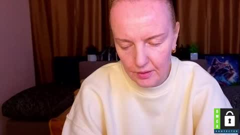 Snapshot of bella_hadatt chatting on 03.12.26 Bella online show from 03.12.26