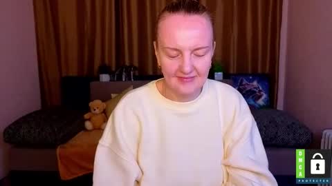 Snapshot of bella_hadatt chatting on 03.13.26 Bella online show from 03.13.26