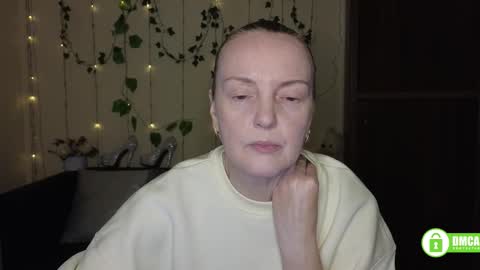 Snapshot of bella_hadatt chatting on 03.14.26 Bella online show from 03.14.26