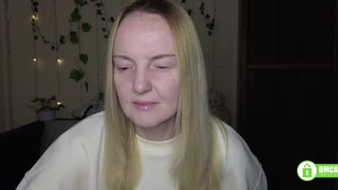 Snapshot of bella_hadatt chatting on 03.18.26 Bella online show from 03.18.26