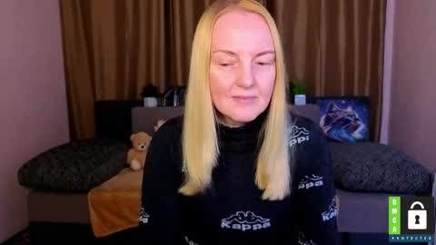 Snapshot of bella_hadatt chatting on 03.22.26 Bella online show from 03.22.26