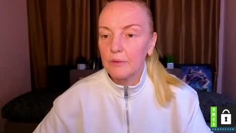 Snapshot of bella_hadatt chatting on 03.29.26 Bella online show from 03.29.26