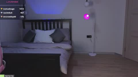 Bella next stream December 2 at 9pm gmt online show from 03.11.25