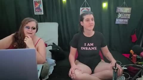 Bella James online show from 11.25.25