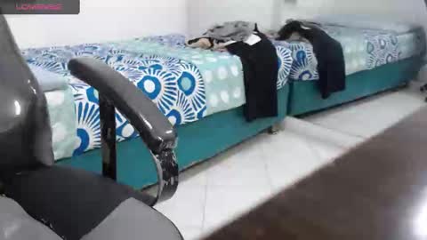 Snapshot of bella_lady_1_ chatting on 02.18.25 lady online show from 02.18.25