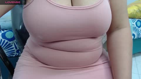 Snapshot of bella_lady_1_ chatting on 02.19.25 lady online show from 02.19.25