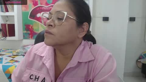 Snapshot of bella_lady_1_ chatting on 09.18.25 lady online show from 09.18.25