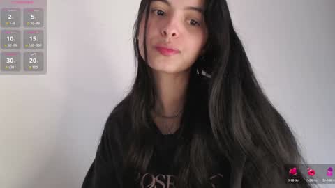Snapshot of bella_musee chatting on 01.24.25 online show from 01.24.25