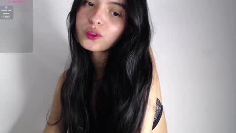 Snapshot of bella_musee chatting on 01.30.25 online show from 01.30.25