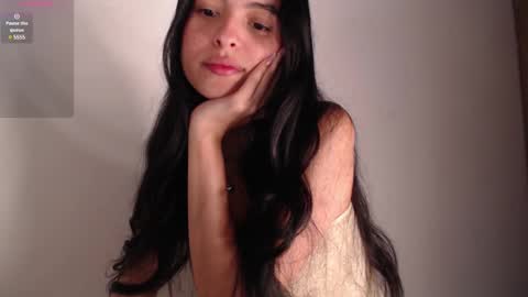 Snapshot of bella_musee chatting on 02.13.25 online show from 02.13.25