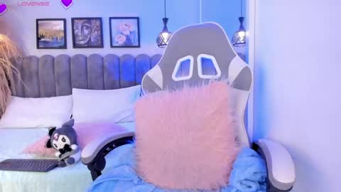 bella_peach_ online show from 04.18.26