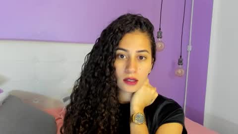 Bella Ponce  online show from 01.10.26