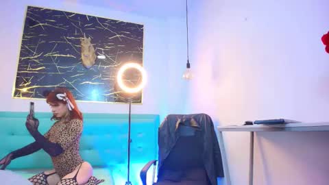     online show from 12.04.25