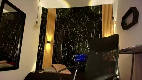     online show from 04.15.26