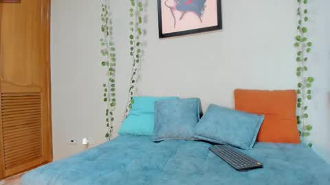 bella_sstone online show from 12.05.25