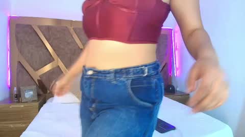 Snapshot of bella_swwan_ chatting on 04.12.26 Bella Swwan online show from 04.12.26