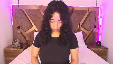 Snapshot of bella_swwan_ chatting on 07.01.26 Bella Swwan online show from 07.01.26