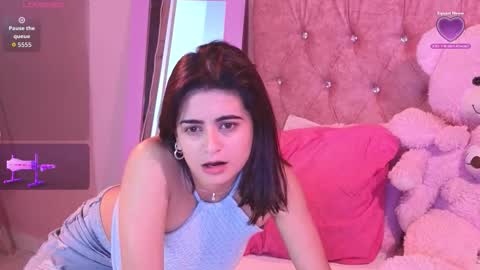 bella_thixx online show from 10.25.25