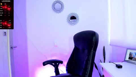 Bella online show from 09.25.25