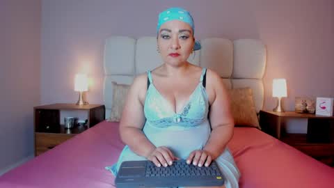 Snapshot of bella_vesper chatting on 05.13.26 bella_vesper online show from 05.13.26