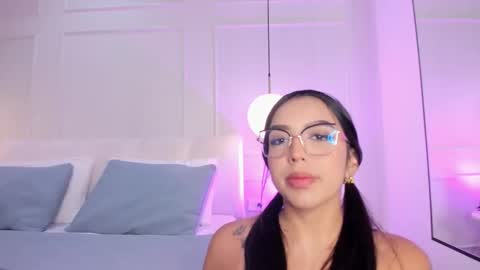  B E L L A   online show from 03.02.26