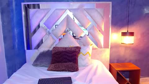 bella_volup online show from 12.03.25