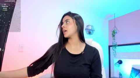 Snapshot of bella_walker_ chatting on 02.09.26 BELLA online show from 02.09.26