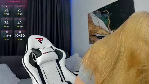 Hi I am Bella I am a first day here online show from 11.14.25